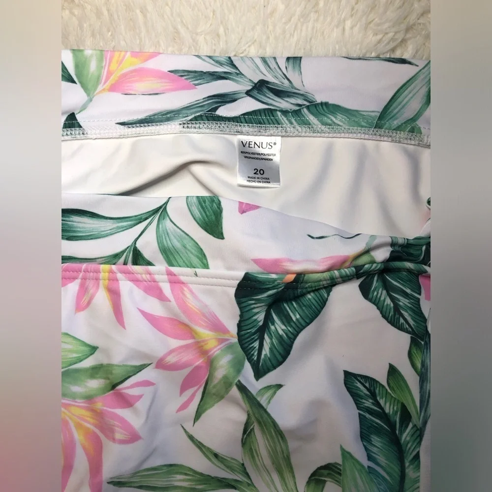 VENUS Tropical Leaf Print Women's Bathing suit bottoms size 20 NWOT